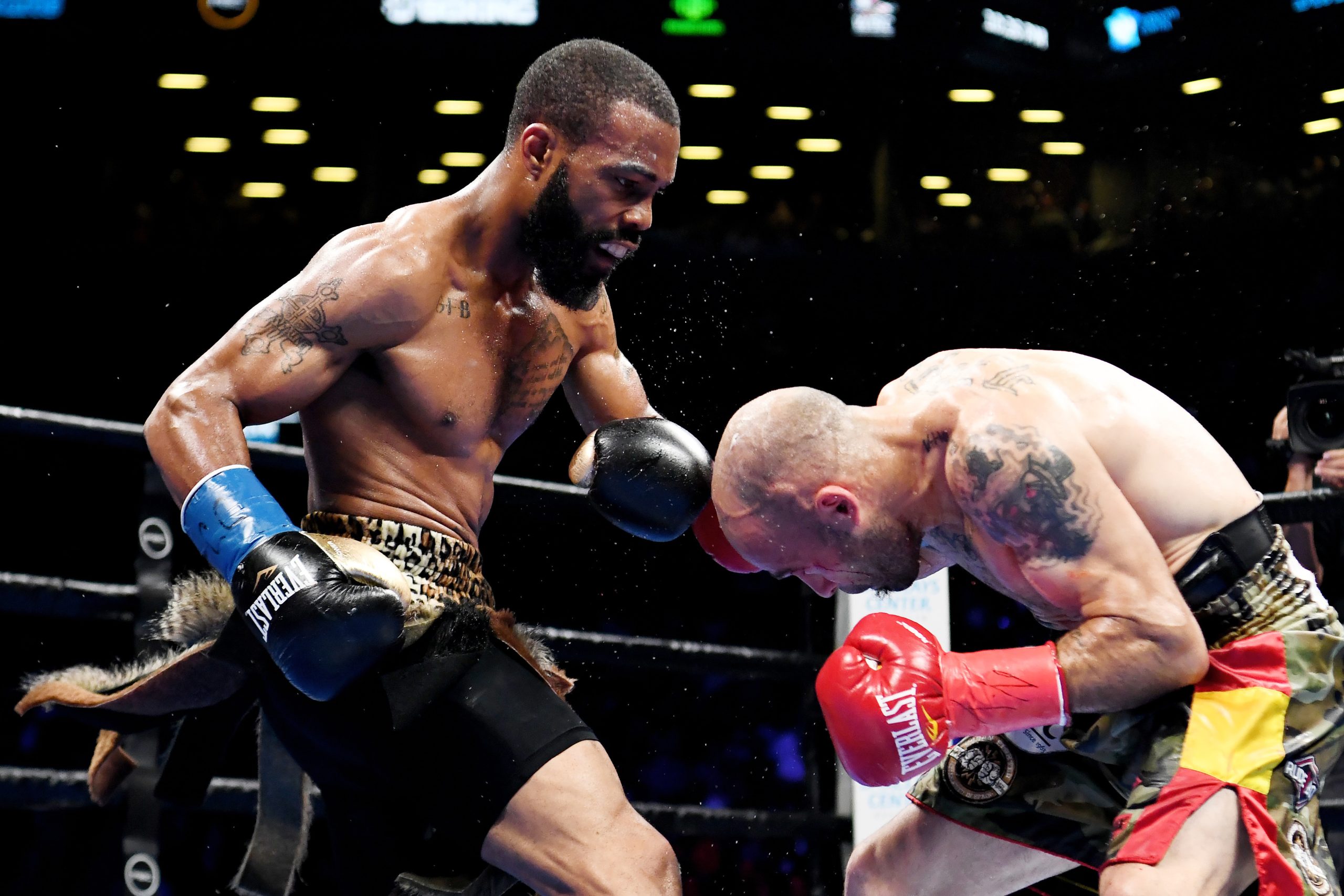 Gary Russell Jr v Mark Magsayo preview